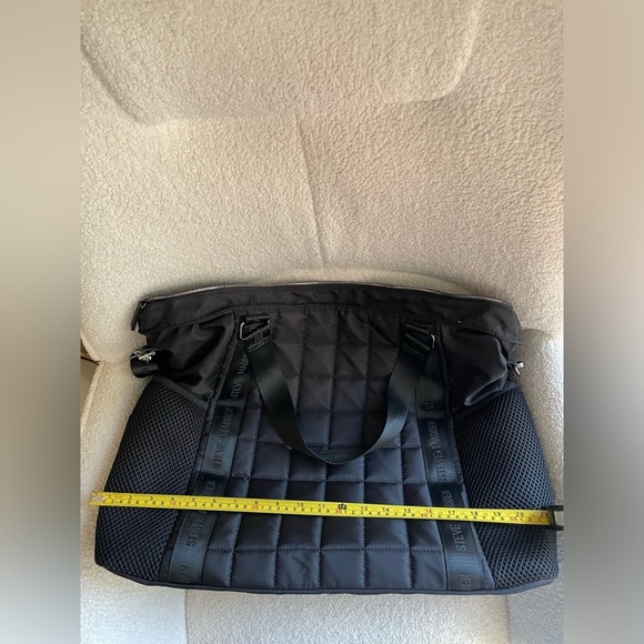 Extra large Steve Madden Black Quilted Duffel Bag NWOT - Picture 7 of 8